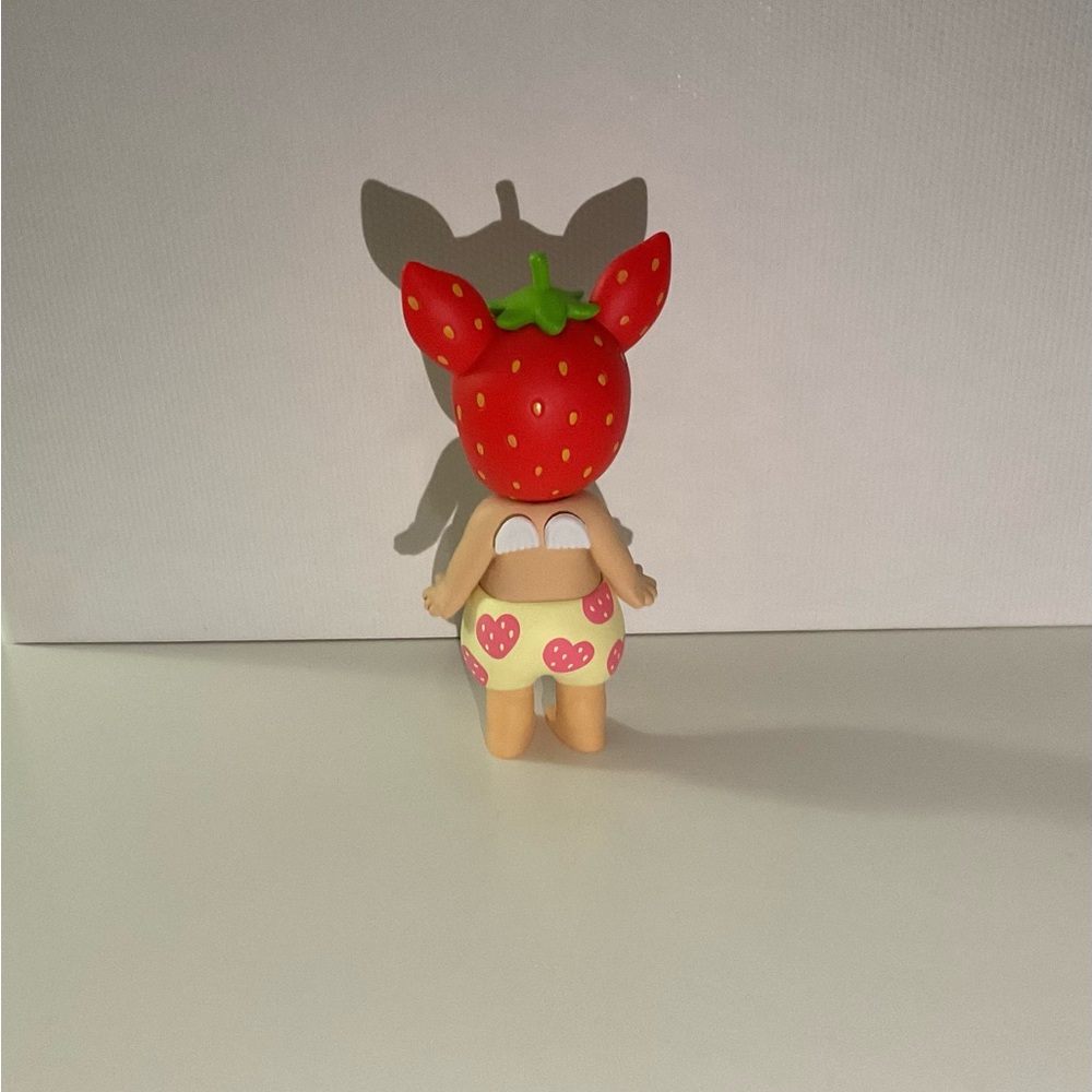 Sonny Angel Strawberry Love Series - Fawn 🦌🍓 - Picture 4 of 6